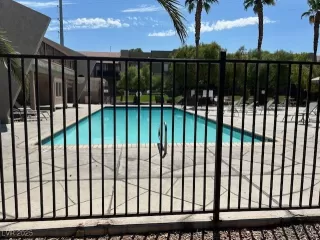 Photo #5: 2714869 Listing