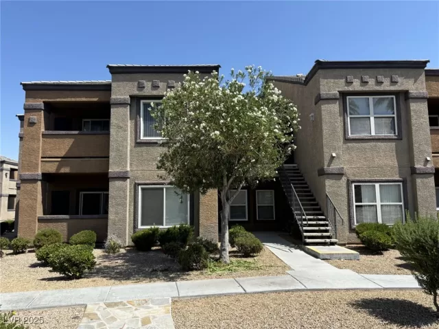 MLS: 2714874 Condo For Sale