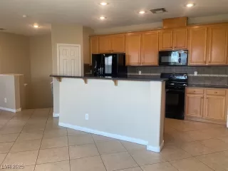 Photo #5: 2714894 Listing 