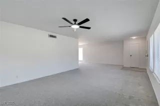 Photo #3: 2714917 Listing