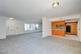 Photo #5: 2714917 Listing