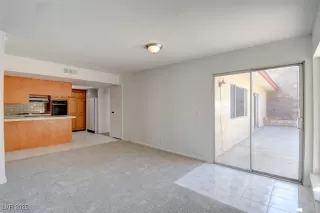 Photo #6: 2714917 Listing