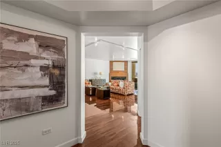 Photo #1: 2714935 Listing