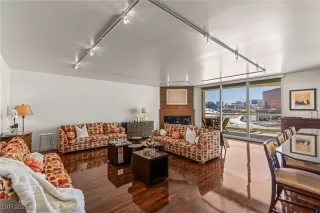 Photo #2: 2714935 Listing