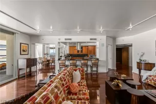 Photo #5: 2714935 Listing