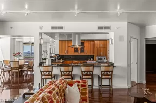 Photo #6: 2714935 Listing