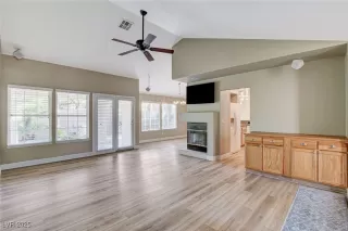 Photo #5: 2714992 Listing