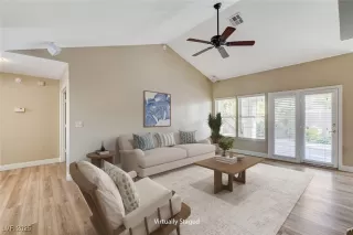 Photo #6: 2714992 Listing