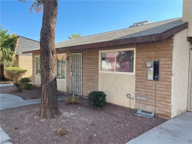 MLS: 2715015 Condo For Sale