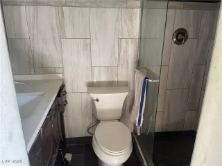 Photo #4: 2715015 Listing