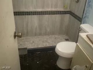 Photo #5: 2715015 Listing