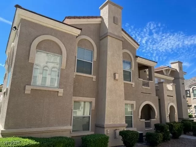 MLS: 2715016 Condo For Sale