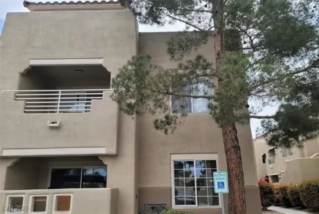 MLS: 2715031 Condo For Sale