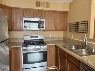 Photo #6: 2715038 Listing 