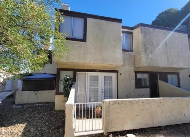 MLS: 2715047 Condo For Sale