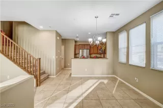 Photo #6: 2715058 Listing 