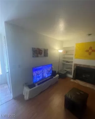 Photo #4: 2715059 Listing