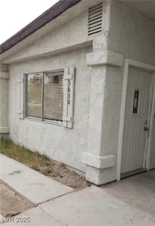 Photo #1: 2715063 Listing