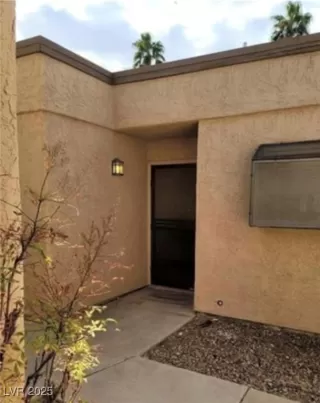 Photo #2: 2715064 Listing