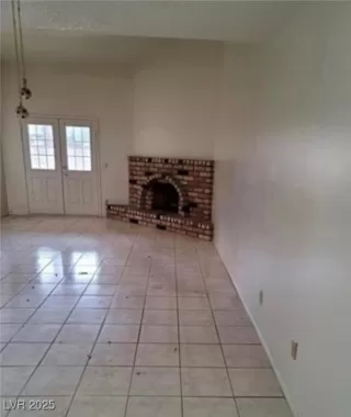 Photo #5: 2715064 Listing