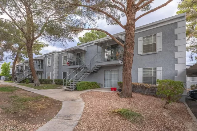 MLS: 2715075 Condo For Sale