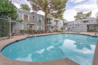 Photo #5: 2715075 Listing 