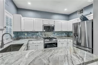 Photo #4: 2715078 Listing 