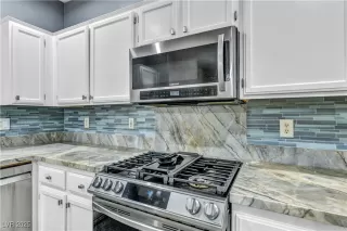 Photo #6: 2715078 Listing 