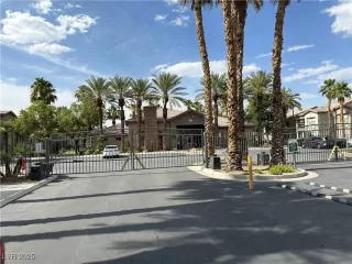 Photo #1: 2715080 Listing