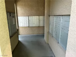 Photo #4: 2715080 Listing