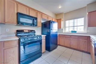 Photo #4: 2715083 Listing