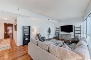 Photo #3: 2715110 Listing 