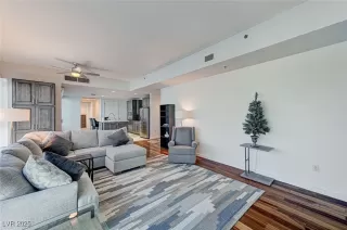 Photo #4: 2715110 Listing 