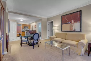 Photo #4: 2715132 Listing