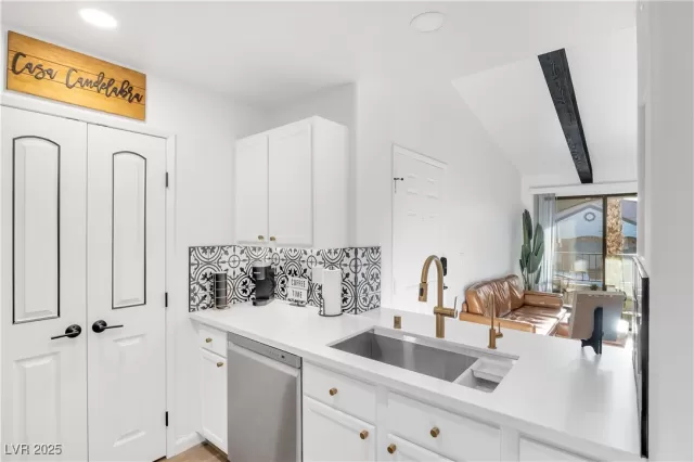 MLS: 2715140 Condo For Sale