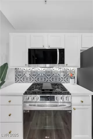 Photo #3: 2715140 Listing