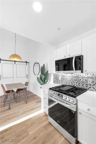 Photo #6: 2715140 Listing