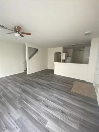 Photo #2: 2715157 Listing 