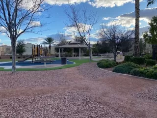 Photo #6: 2715159 Listing