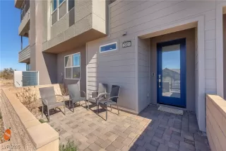 Photo #1: 2715161 Listing