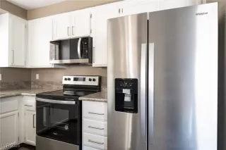 Photo #5: 2715179 Listing