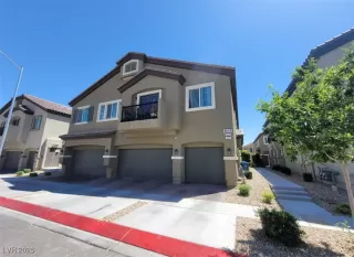 Photo #2: 2715181 Listing