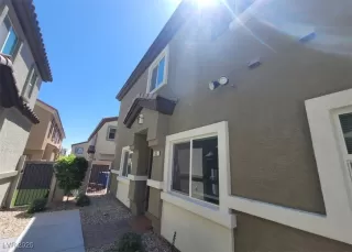 Photo #3: 2715181 Listing