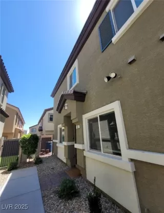 Photo #4: 2715181 Listing