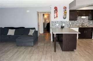 Photo #4: 2715184 Listing 