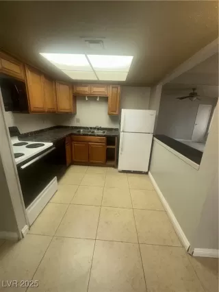 Photo #5: 2715188 Listing 