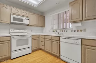 Photo #3: 2715279 Listing 