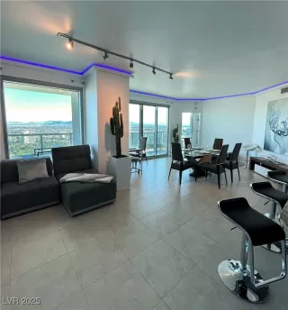 Photo #3: 2715287 Listing 