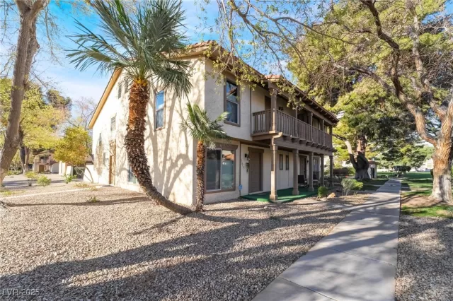 MLS: 2715309 Condo For Sale