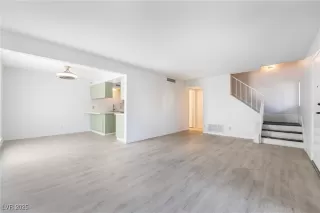 Photo #6: 2715309 Listing